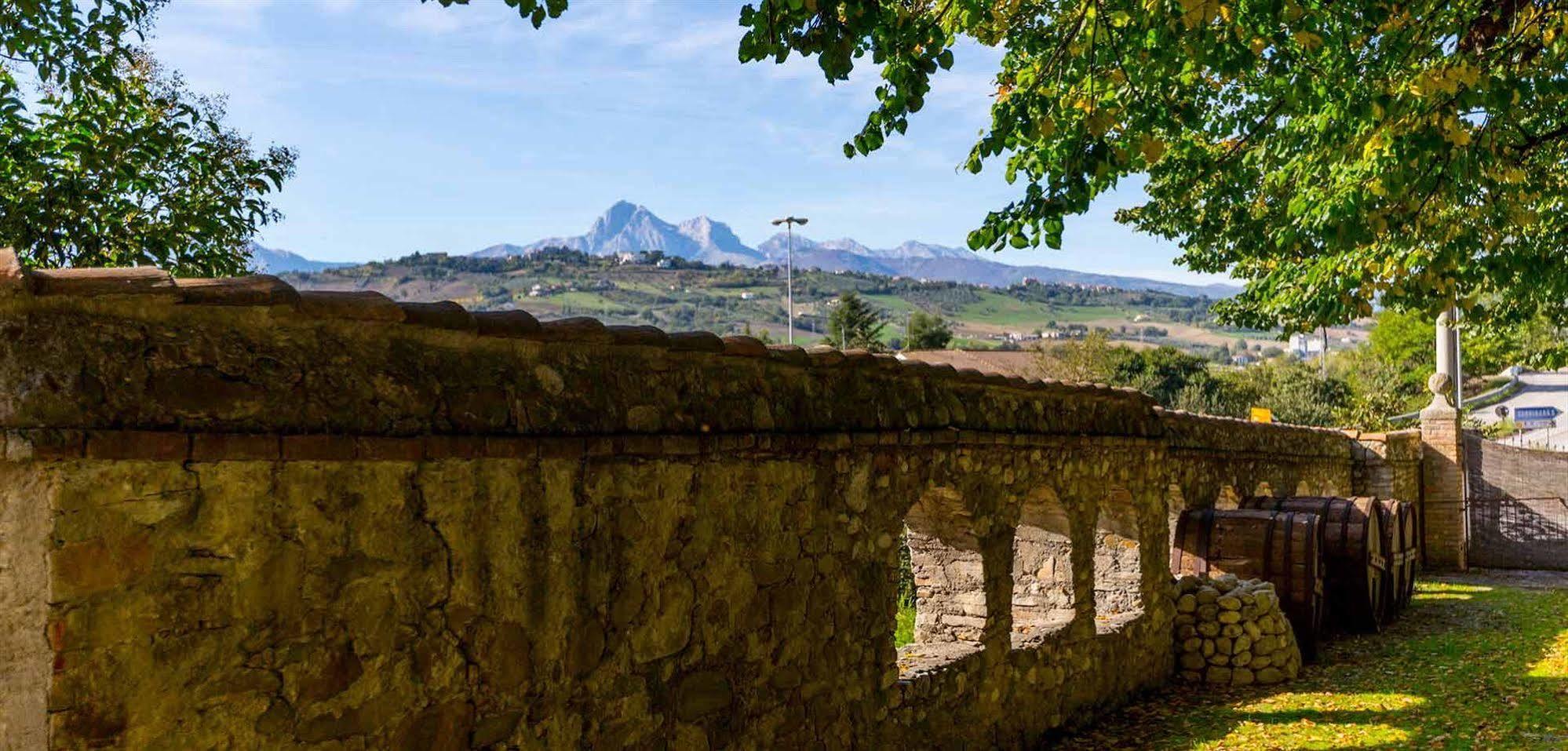 Corte Dei Tini Villa Vomano Экстерьер фото